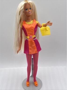 Barbie Teen Skipper Wearing Fashion Avenue Pink Orange Outfit 1997 Mattel 18379